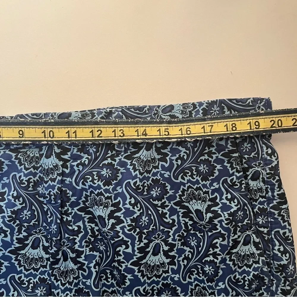 Banana Republic Men’s Blue Paisley Flat Front Shorts Size 38
